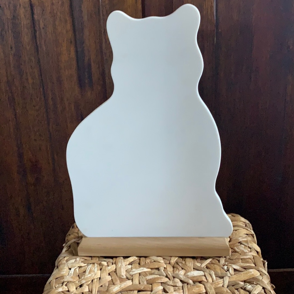 Corian cat cutting/charcuterie board